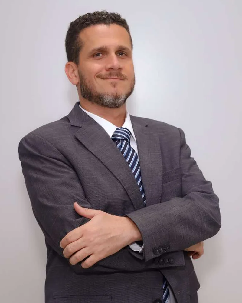 Dr. Tercio Souza